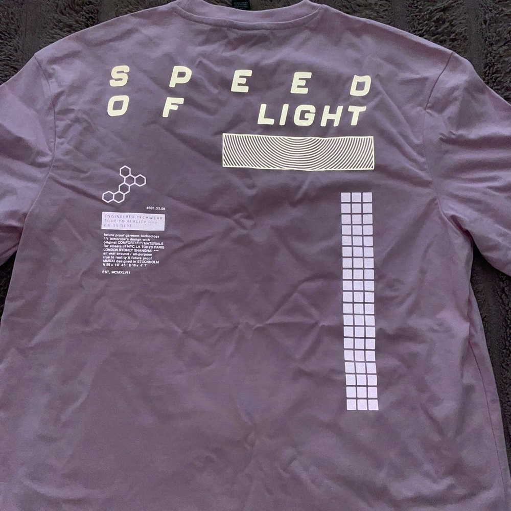 H&M Tee - Picture 5 of 6